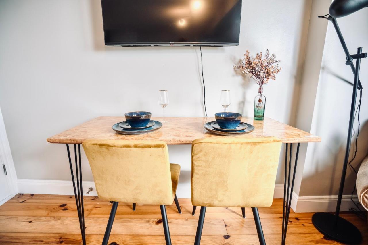 Modern Penthouse Apartment In Cobh Town Екстер'єр фото